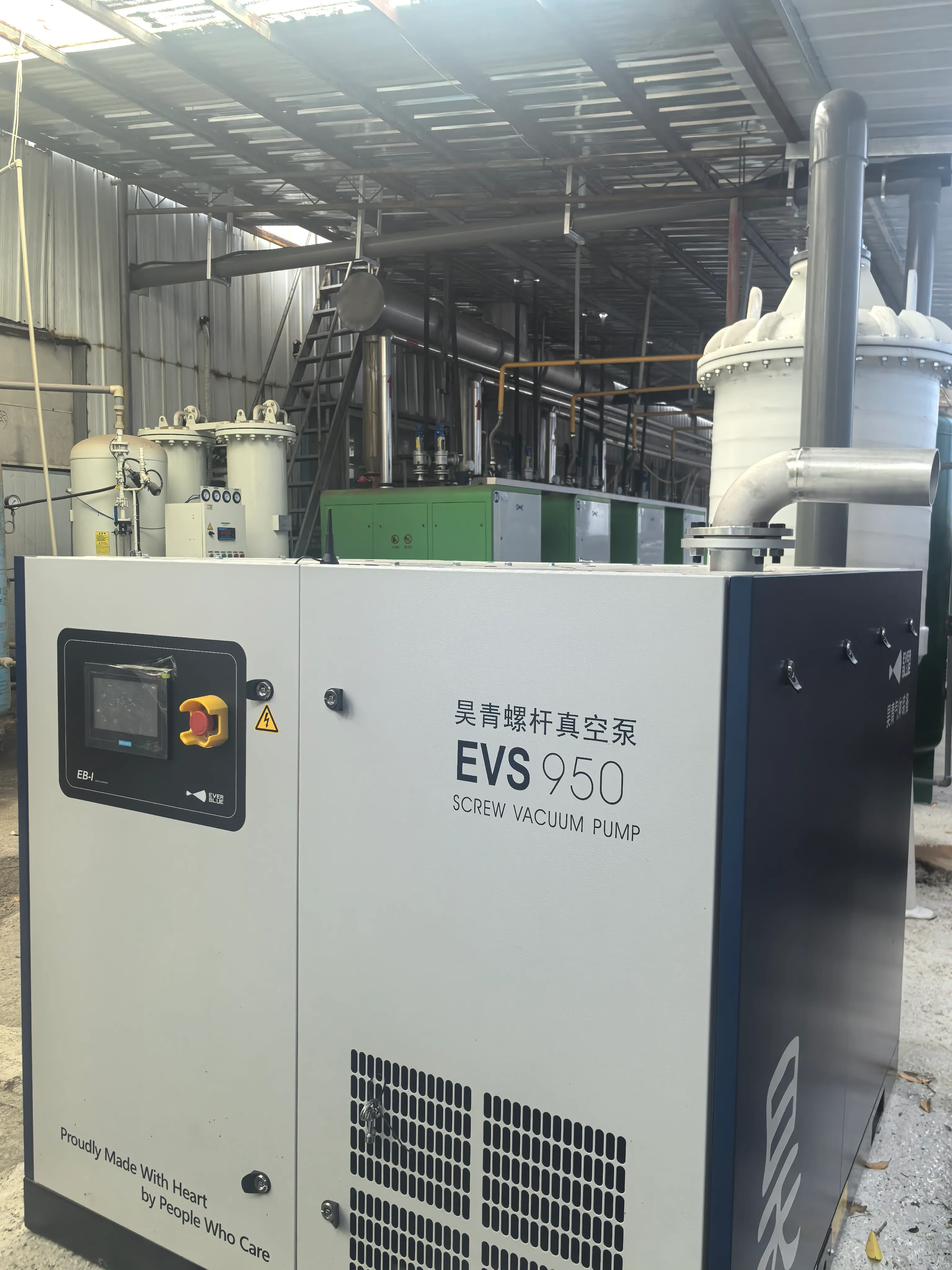 图02 — 精抽段:昊青EVS950与罗茨BVR2000双级联机组现场实景