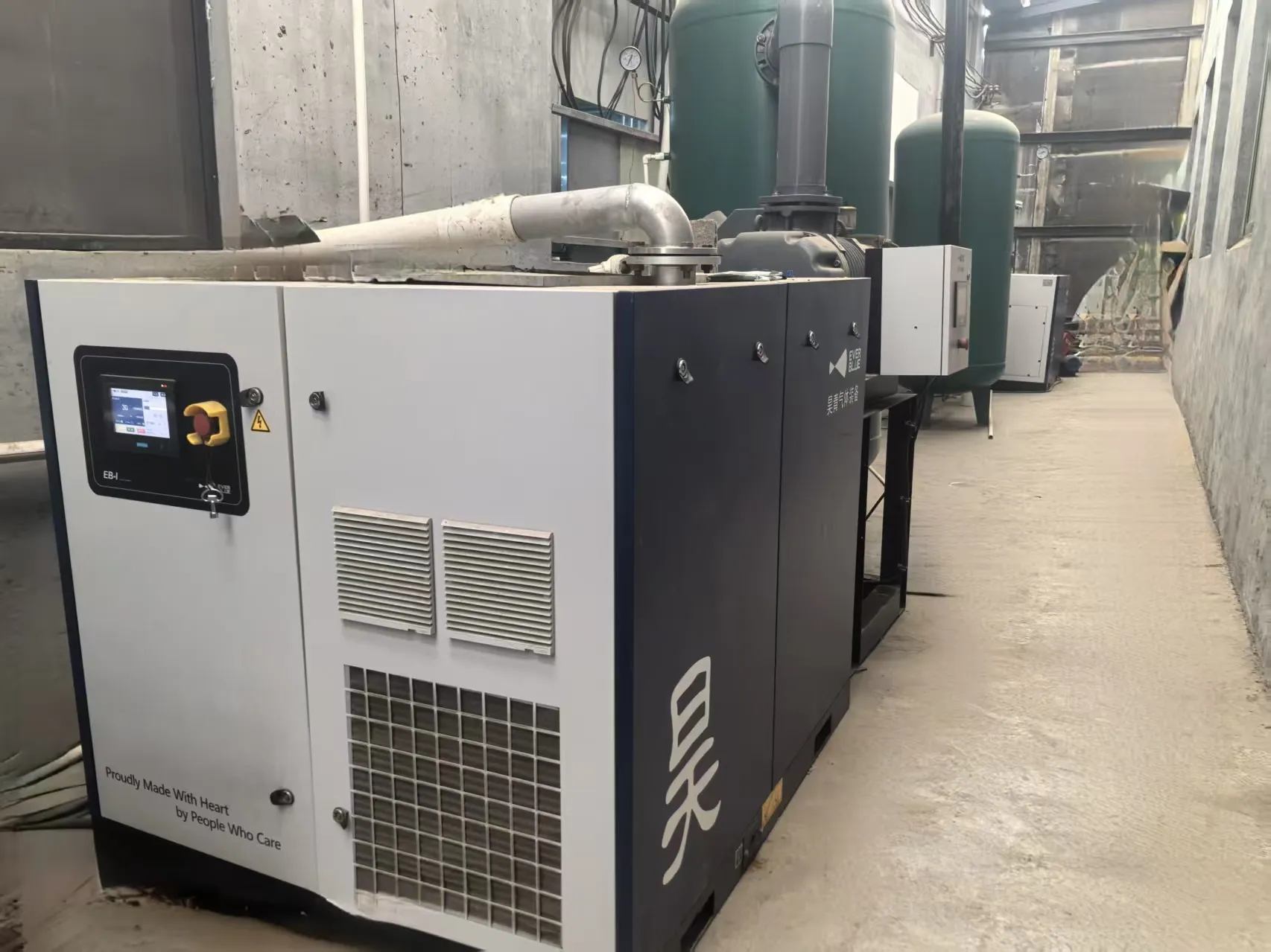 图02 — 精抽段：昊青EVS950与罗茨BVR2000级联机组特写