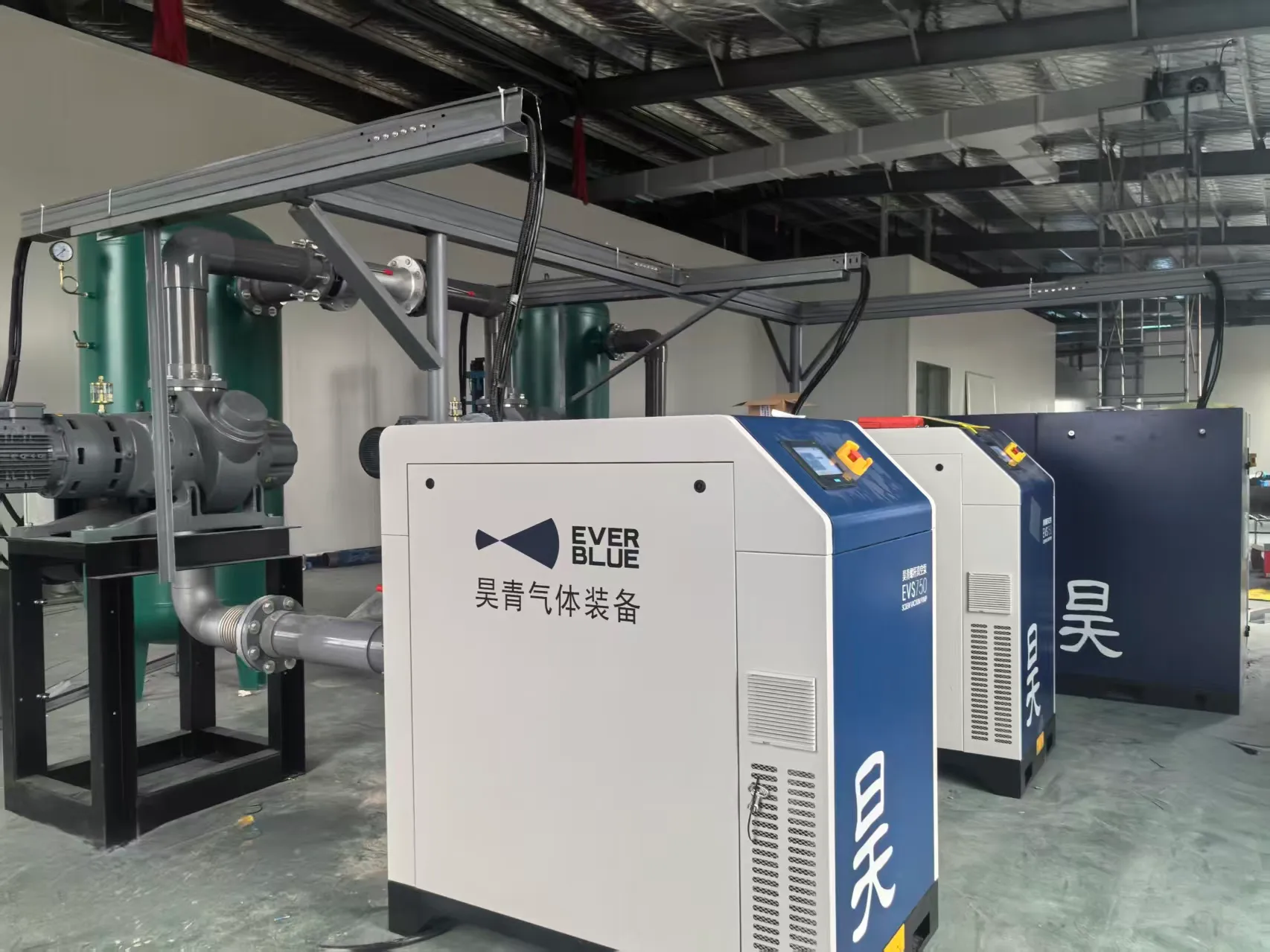 图02 — 精抽段：昊青EVS750与罗茨BVR2000双级联机组特写