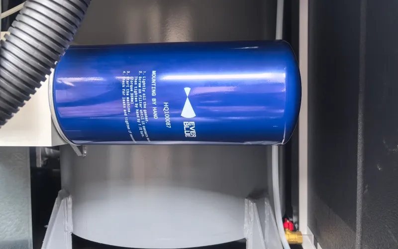 陶瓷制泥工艺升级：昊志EVS螺杆真空泵解决炼泥真空不足与高能耗问题